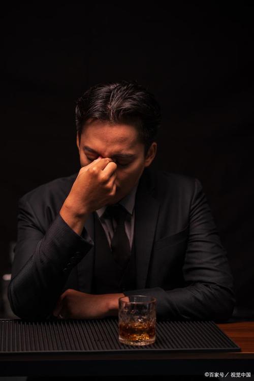 宸科医保卡提现套取微信医保套现联系方式微信：隐藏的风险与应对之道